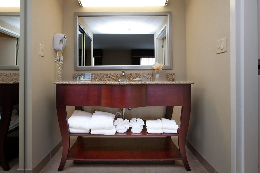 Hampton Inn&Suites Burlington Zimmer foto